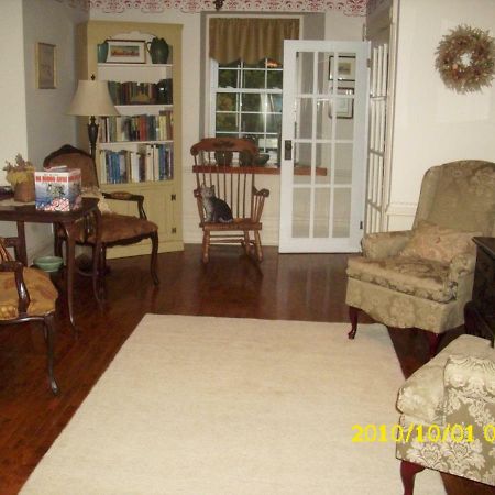 The Old Shipman House Bed & Breakfast Kemptville Esterno foto
